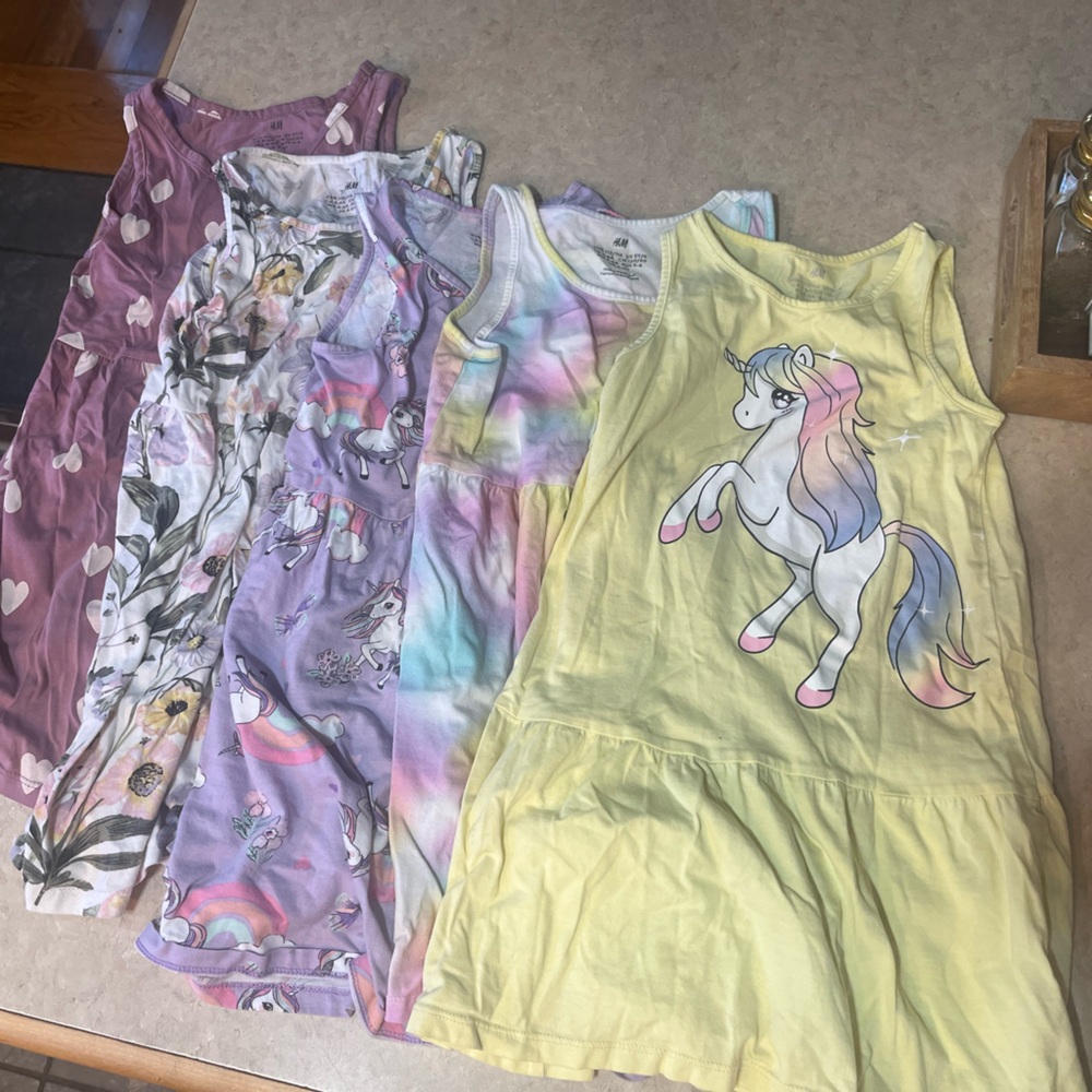 Set of 5 H&M dresses 4/5T  Great condition no stains, lightly used sf /pf home